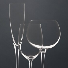 Atvērta trauku mazgājamā mašīna ProClean modernā virtuvē